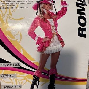 Pretty pirate Halloween Costume